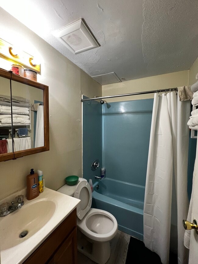 Building Photo - 17 Cross St