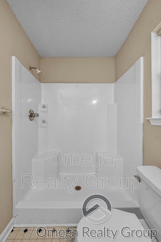 Building Photo - 6749 Lakes Edge Ln