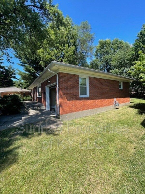 Building Photo - 3203 Hampstead Ct