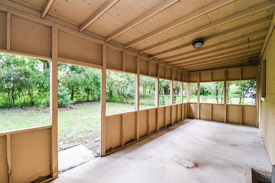 Building Photo - 7258 Greenway Dr