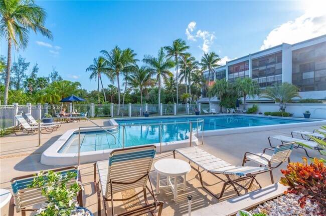 Building Photo - 545 SE 12th St