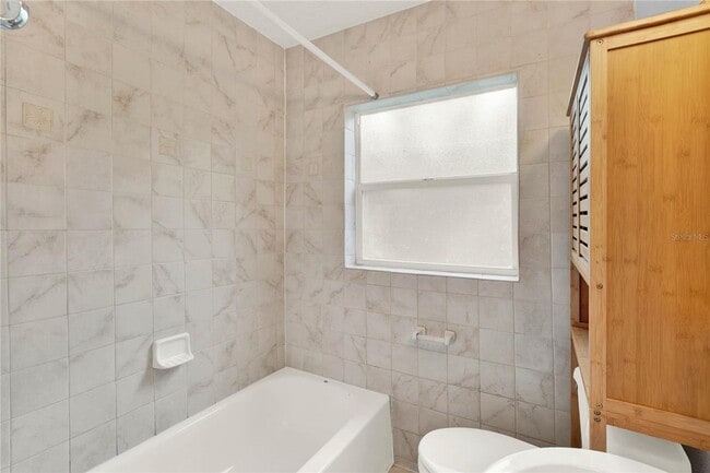 Building Photo - 1020 Alba Dr