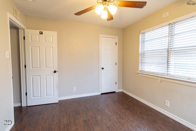 Building Photo - 4646 Sierra Madre Dr