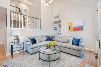 Building Photo - 229 Crescenzi Ct