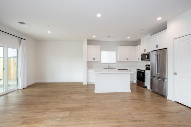 Building Photo - 911 Hartlepool Ave