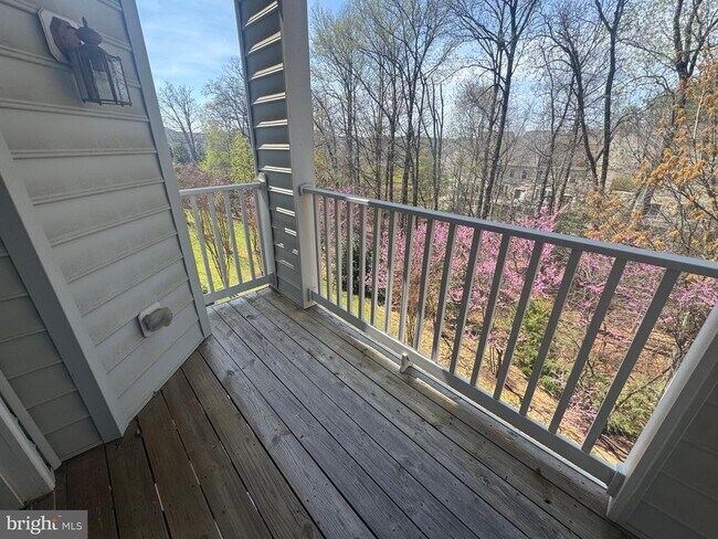 Building Photo - 2604 Chapel Lake Dr