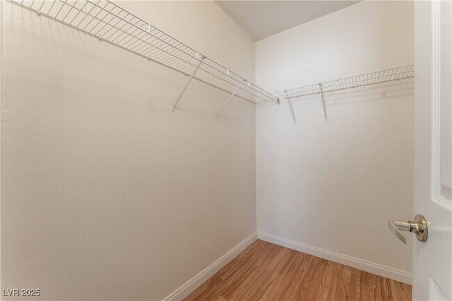 Building Photo - 6955 N Durango Dr