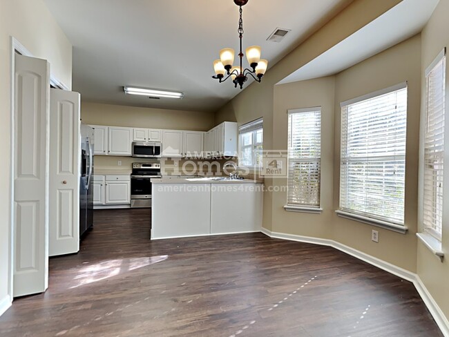 Building Photo - 157 Oak Bluff Road
