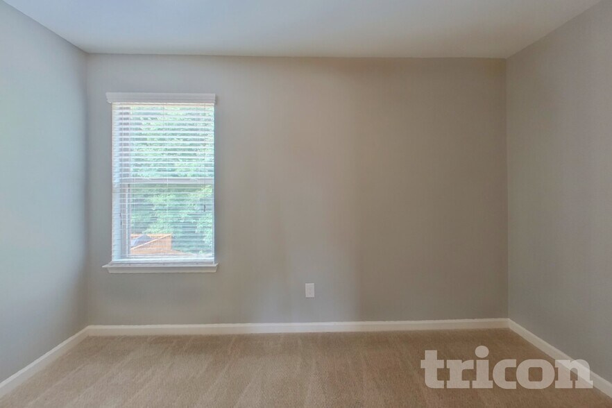 Building Photo - 1562 Pressley Ln