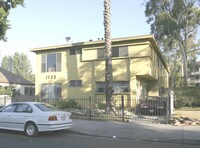 Building Photo - 1123 W. 37th Dr