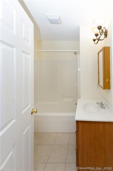 Building Photo - 527 W Thames St