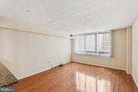 Building Photo - 1420 Locust St