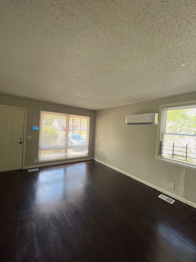 Building Photo - 3bedroom/2 bath home in Bordeaux, convenie...