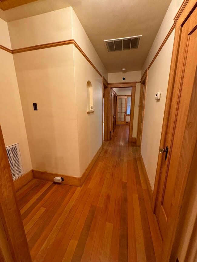 Building Photo - Vintage Arts & Crafts style, fully-remodel...