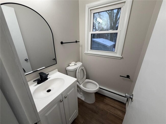 Building Photo - 212 42nd Ave NE