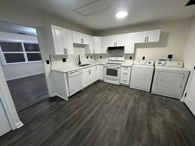 Building Photo - 6128 Red Bank Rd