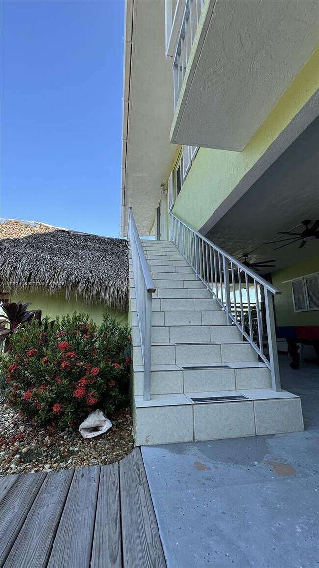 Building Photo - 443 4th Rd