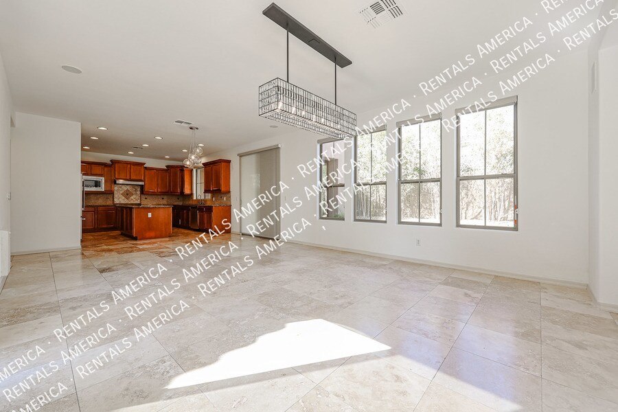 Building Photo - 3966 E Crest Ln