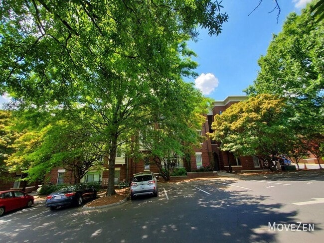 Building Photo - 764 N Davidson St