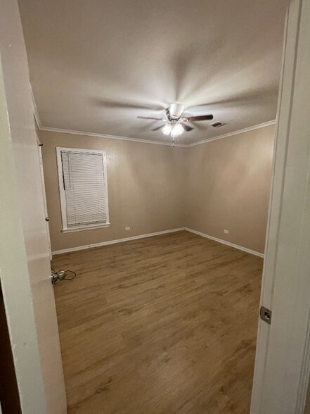 Building Photo - 405 Sheridan St