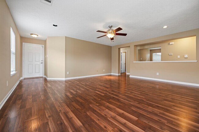 Building Photo - 29275 Legends Bluff Dr