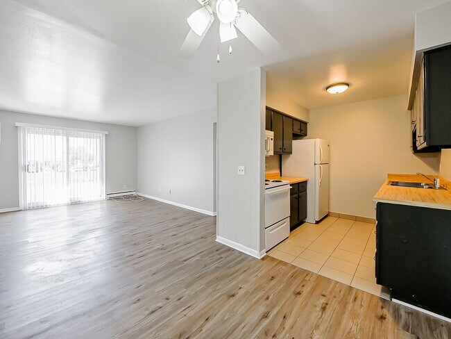 Building Photo - 825 S Grand Ave