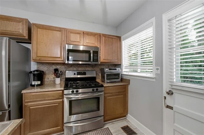 Building Photo - 1401 Briarwood Rd NE