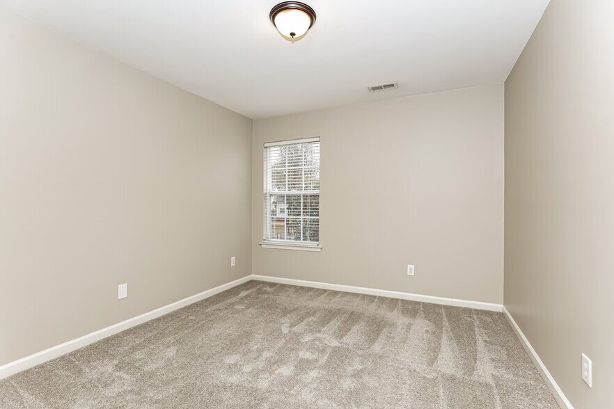 Building Photo - 2907 Churchill Ln