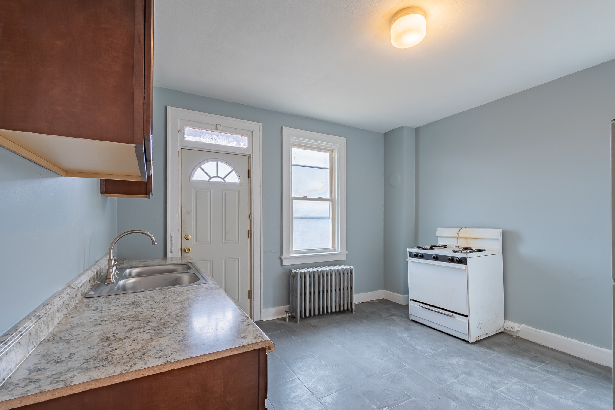 Building Photo - 2114 Bedford Ave