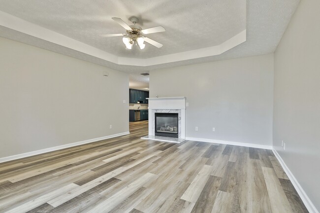 Building Photo - 240 Autumn Glen Cir