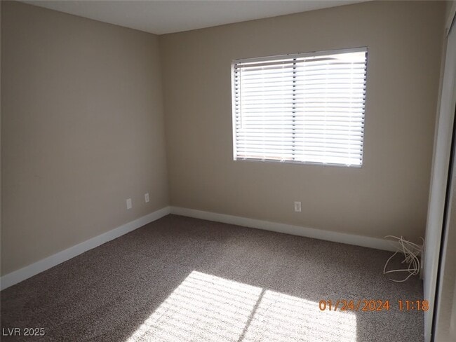 Building Photo - 4571 Carriage Park Dr