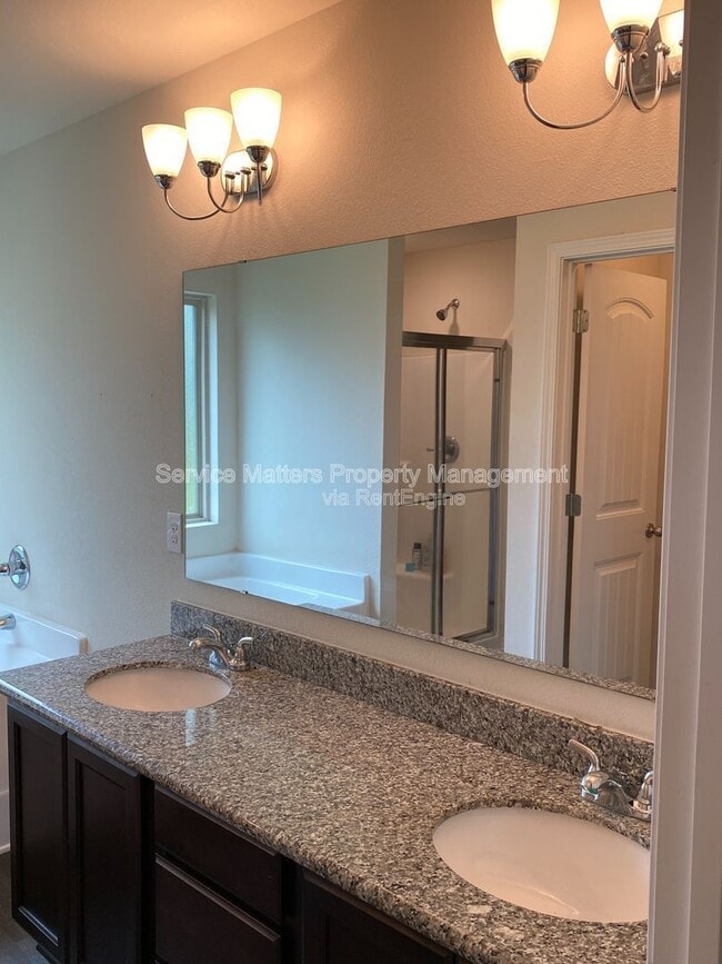 Building Photo - 5652 Peach Dr