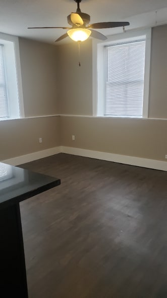 Building Photo - 2212 E 12th St