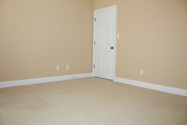Building Photo - For Rent - Charming 3BR/2BA Home in Macken...