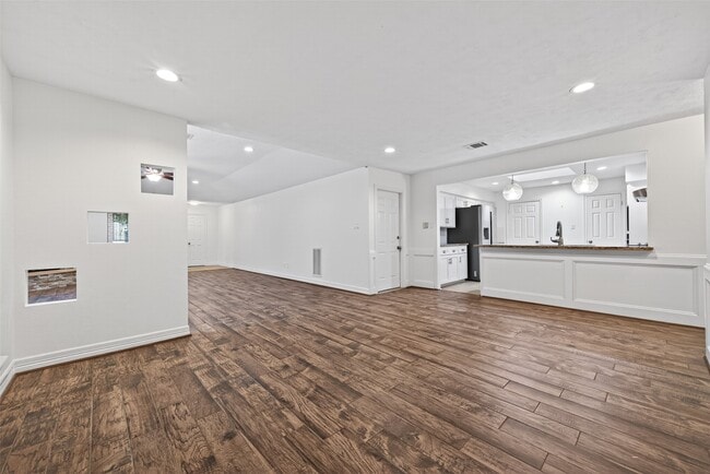 Building Photo - 14222 Stokesmount Dr