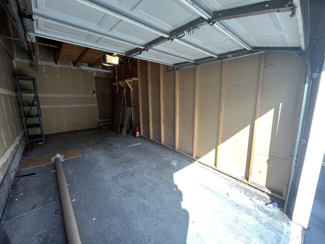 Building Photo - 380 S Estes St