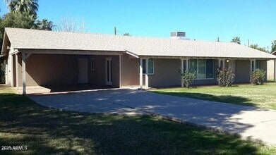 Building Photo - 4808 N 29th Pl