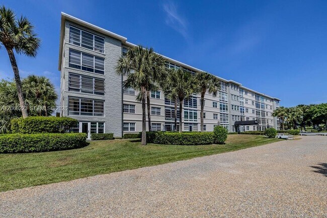 Building Photo - 2333 Indian River Blvd