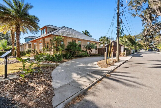 Building Photo - 146 Blanco St