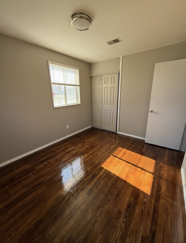 Building Photo - Newly updated 3-bedroom, 2-bath home - Open To Section 8
