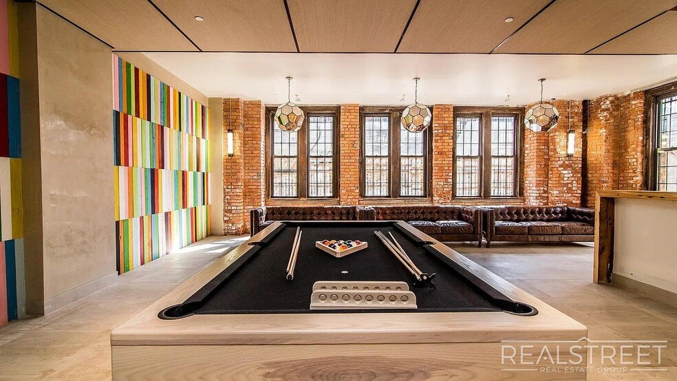 Building Photo - Monitor Street