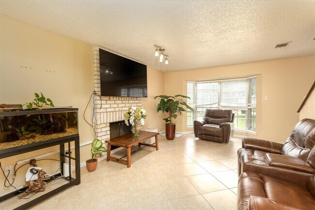 Building Photo - 3111 Windmill St