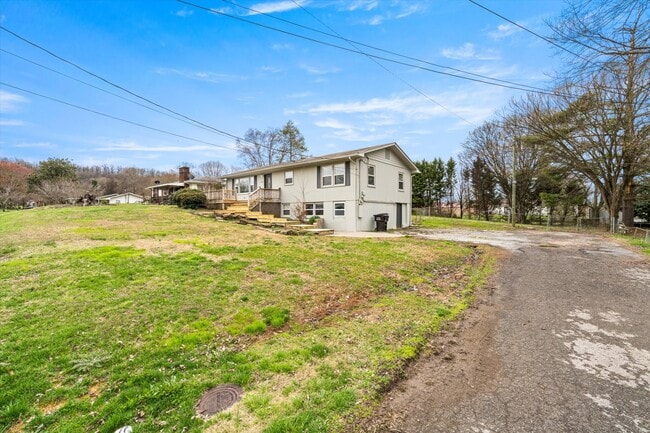Building Photo - 6929 Mackin Ln