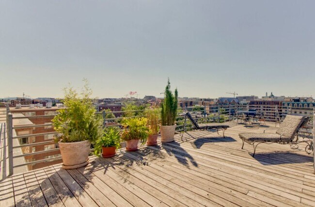 Building Photo - 1545 18th St NW