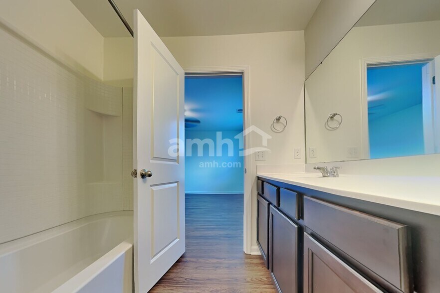 Building Photo - 125 Orion Way