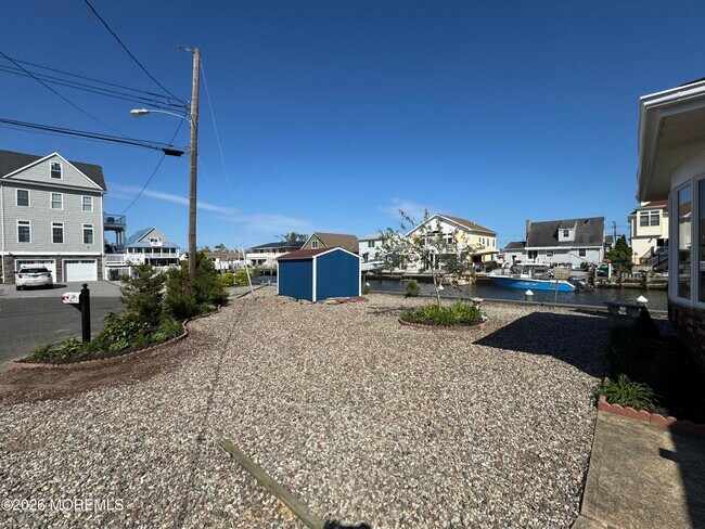 Building Photo - 31 Navarra Dr