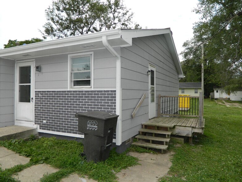 Primary Photo - 904 SE 10th St