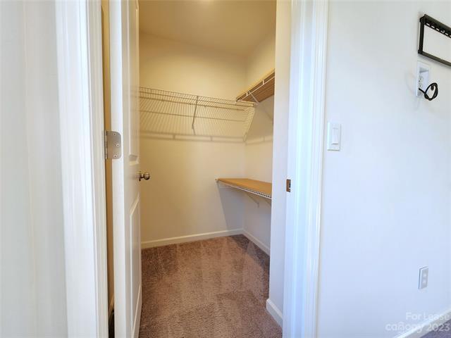 Building Photo - 150 Pin Oak Ct