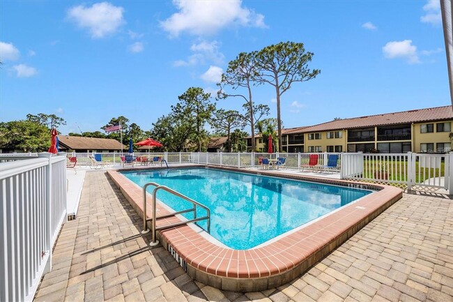 Building Photo - 5172 Lake Village Dr