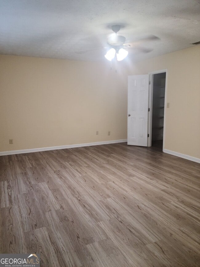 Building Photo - 2120 Fieldstone View Ct SE